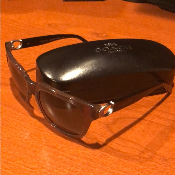 Coach sunglasses / Dirty Lilac color. - Picture 2 of 7